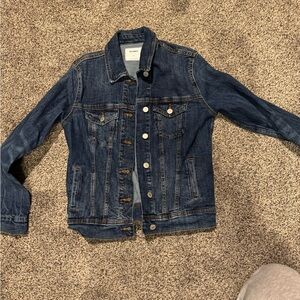 Like new Old Navy Jean Jacket -size small